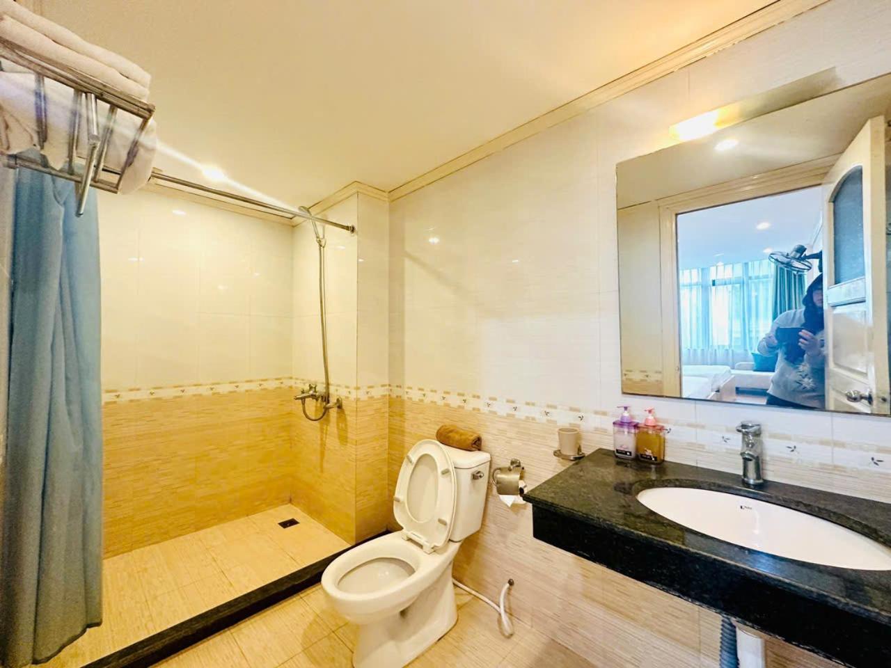 Royal Hotel Ha Noi Ханой Экстерьер фото